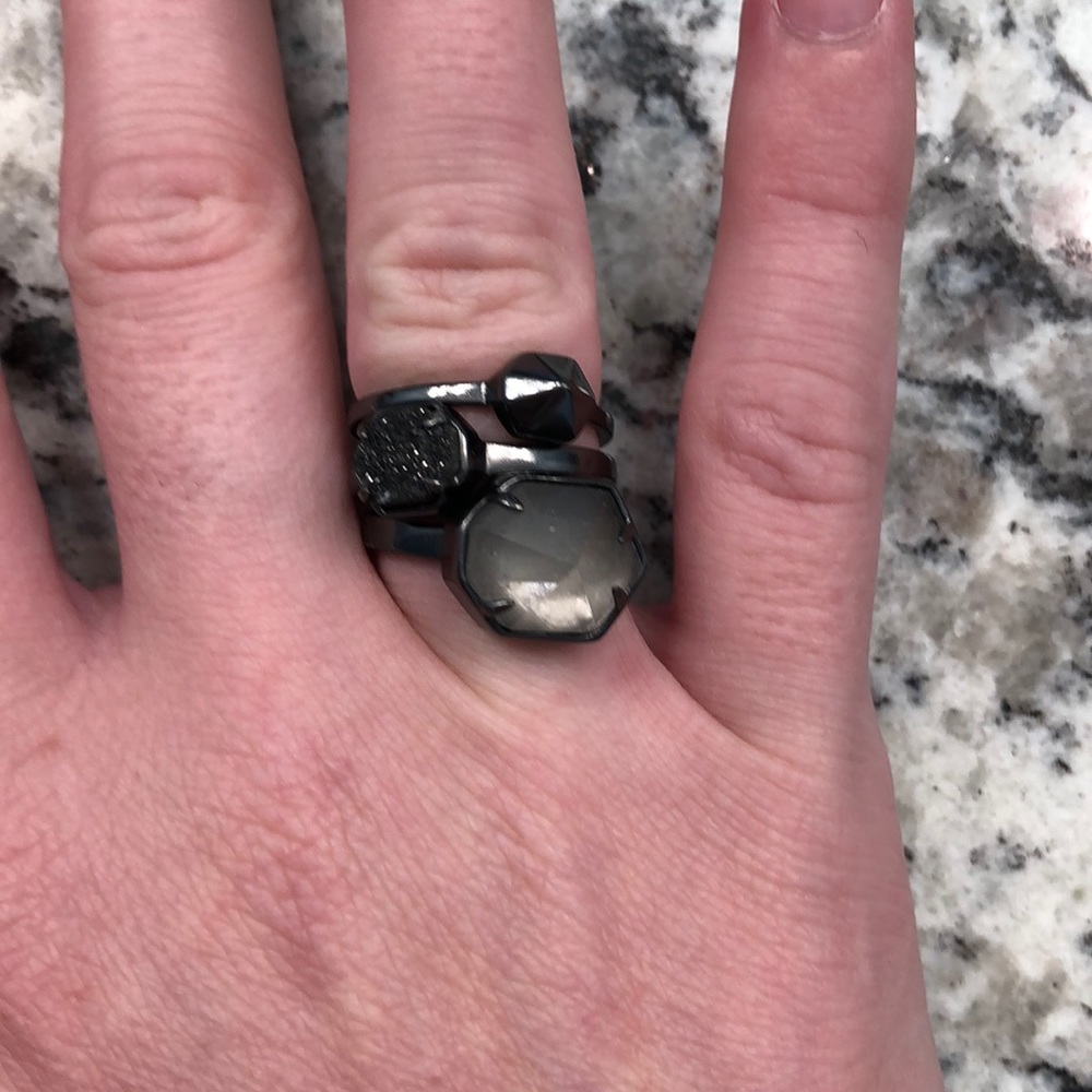 Kendra Scott 3 Ring set